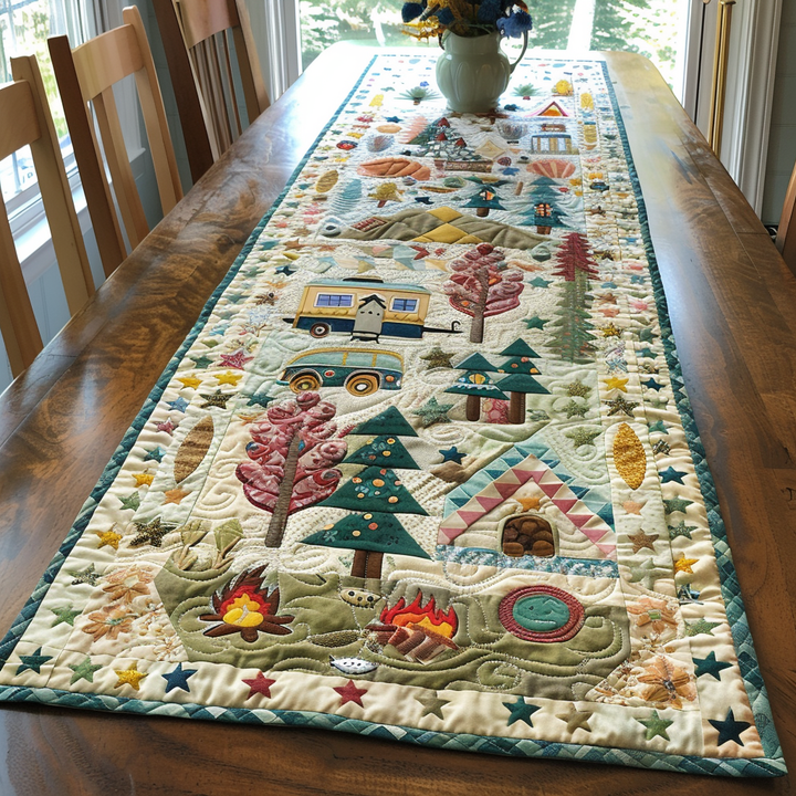 Eventyret Venter Quilted Table Runner NCU0PT119