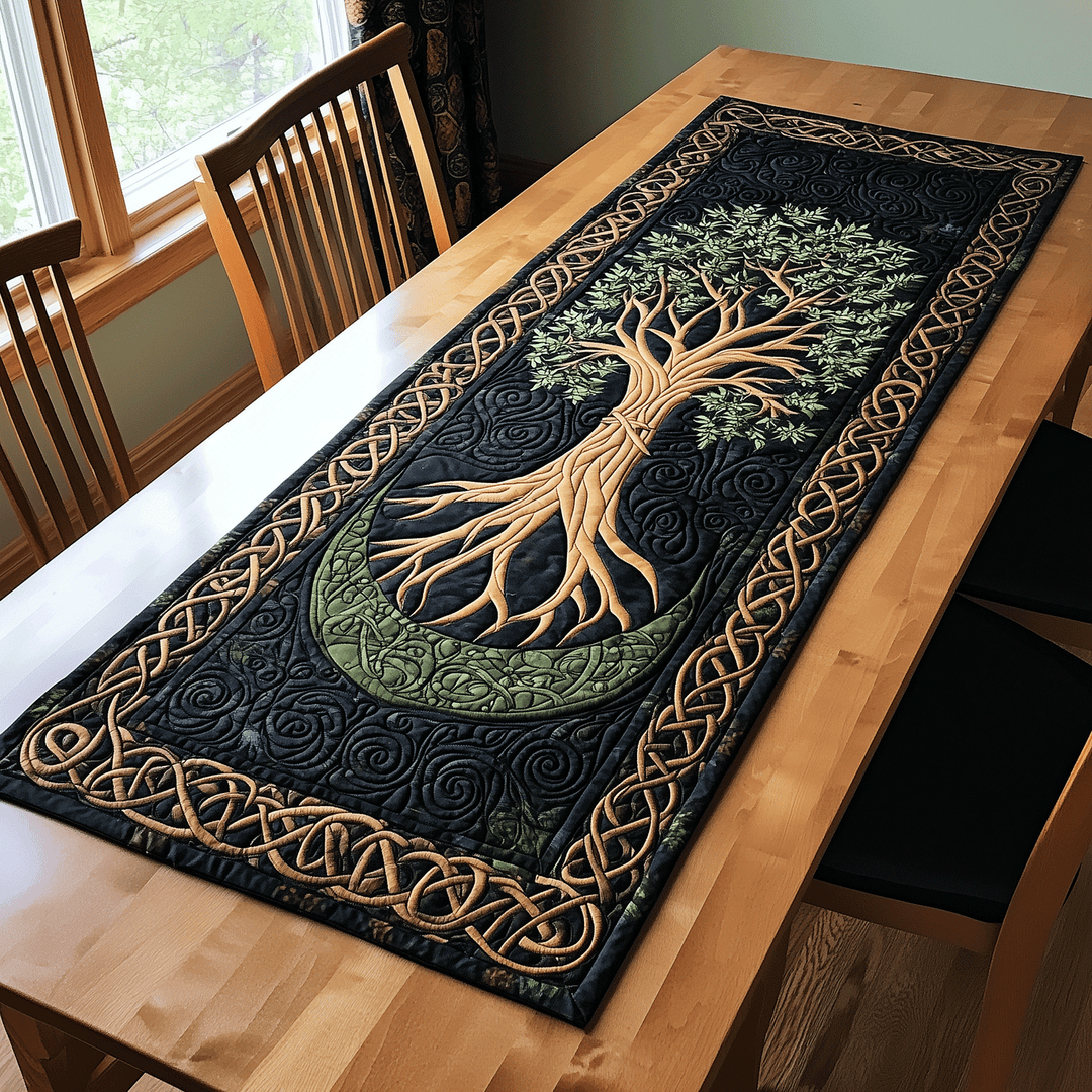 Antik Visdom Quilted Table Runner NCU0TH1736