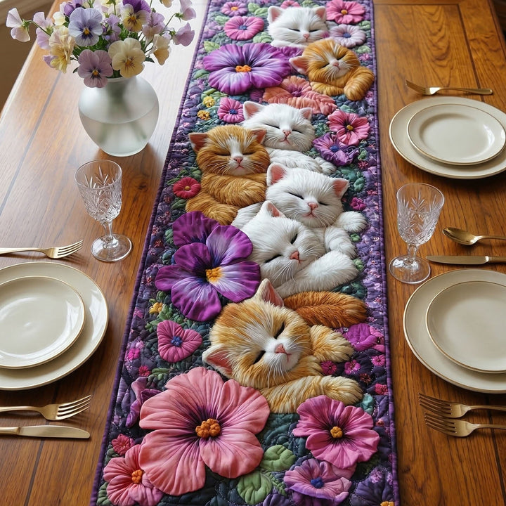 Hyggelig Kattehvile Quilted Bordløber NCU0NT9190